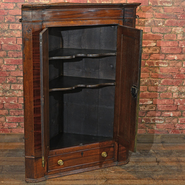 Georgian Corner Cupboard, c.1780 - London Fine Antiques