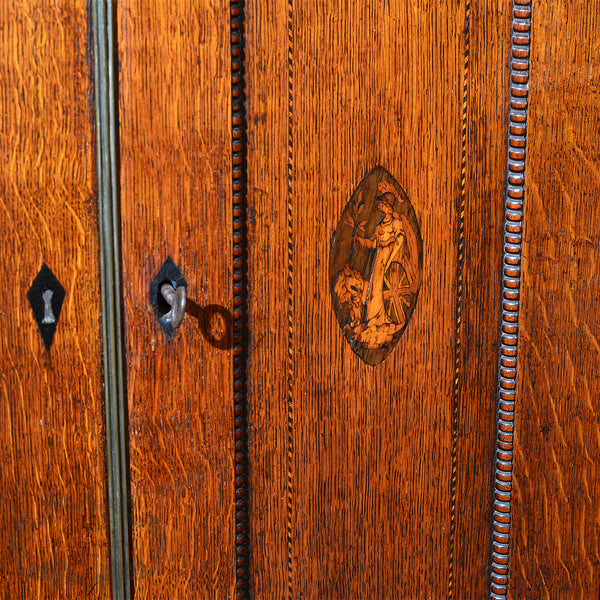 Georgian Corner Cupboard, c.1780 - London Fine Antiques
