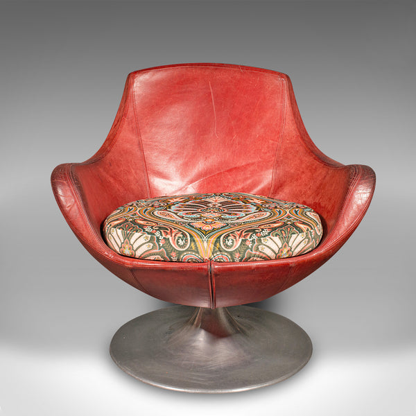 Vintage Swivel Tub Chair, Italian Leather Lounge Seat, Late 20th Century, C.1970