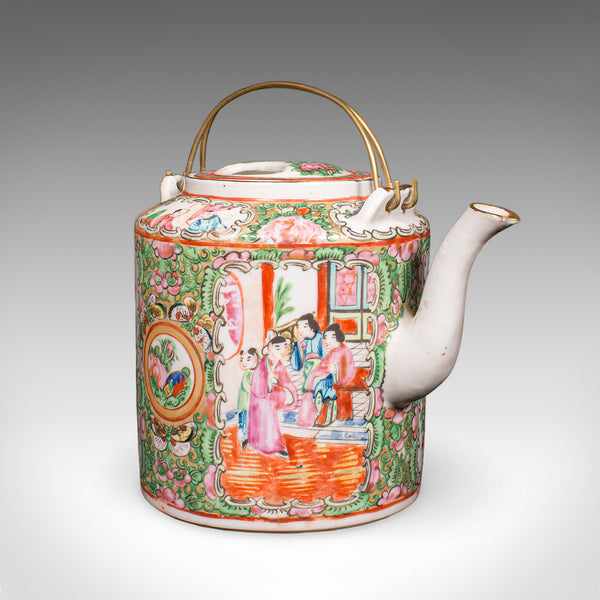 Antique Famille Rose Teapot, Oriental, Ceramic Chá Pot, Wicker Case, Circa 1920