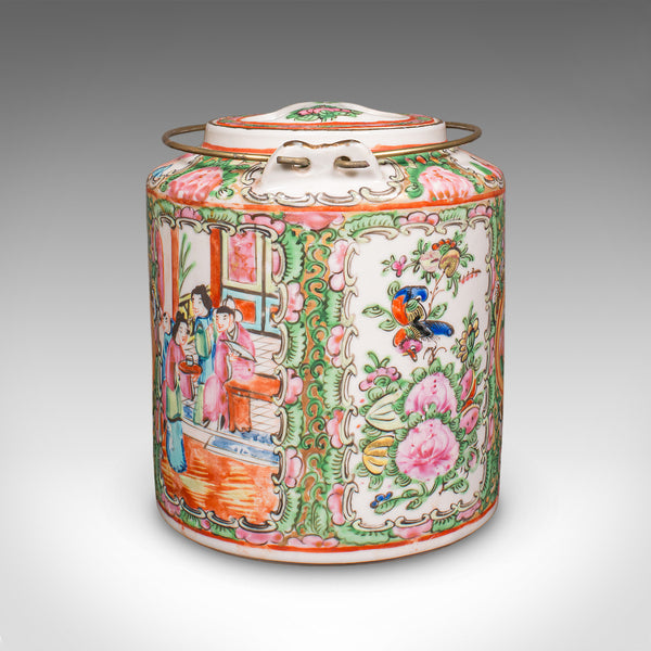Antique Famille Rose Teapot, Oriental, Ceramic Chá Pot, Wicker Case, Circa 1920