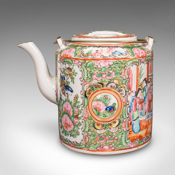 Antique Famille Rose Teapot, Oriental, Ceramic Chá Pot, Wicker Case, Circa 1920
