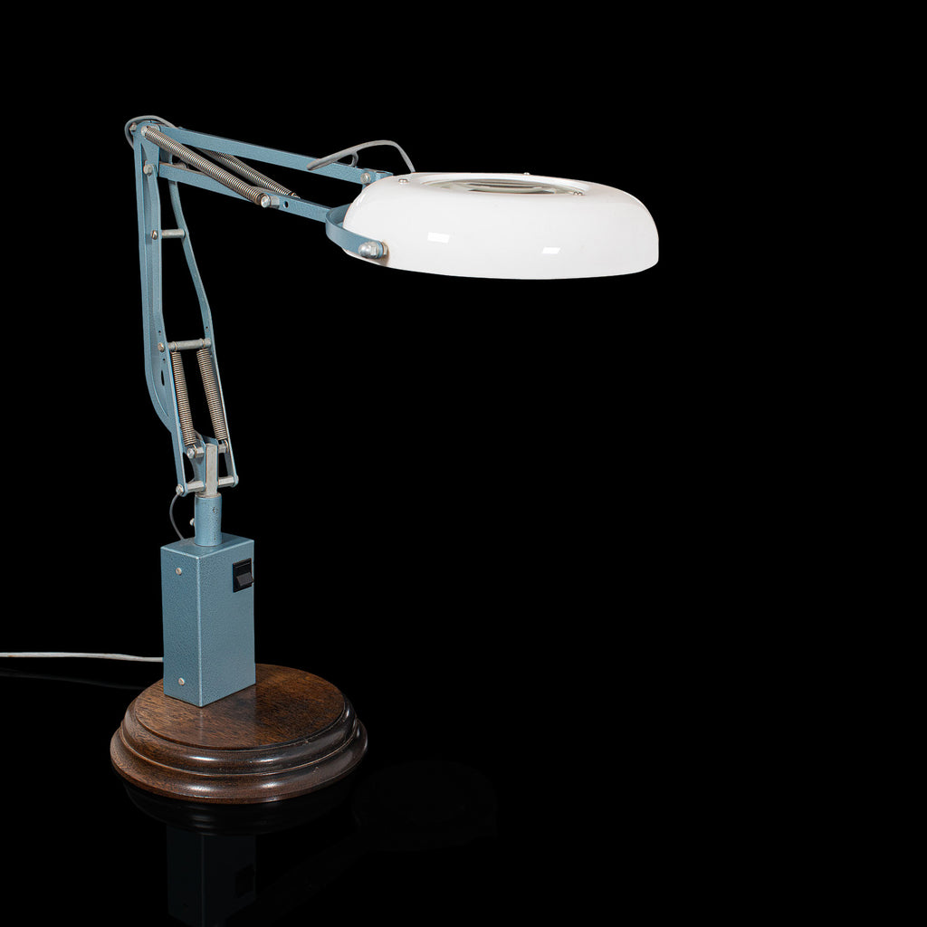 Vintage on sale magnifying lamp