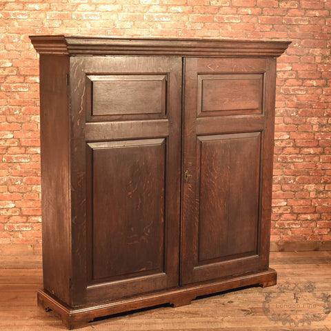 Late Georgian English Oak Cupboard, c.1800 - London Fine Antiques