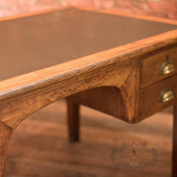George V Oak Government Desk, c.1930 - London Fine Antiques