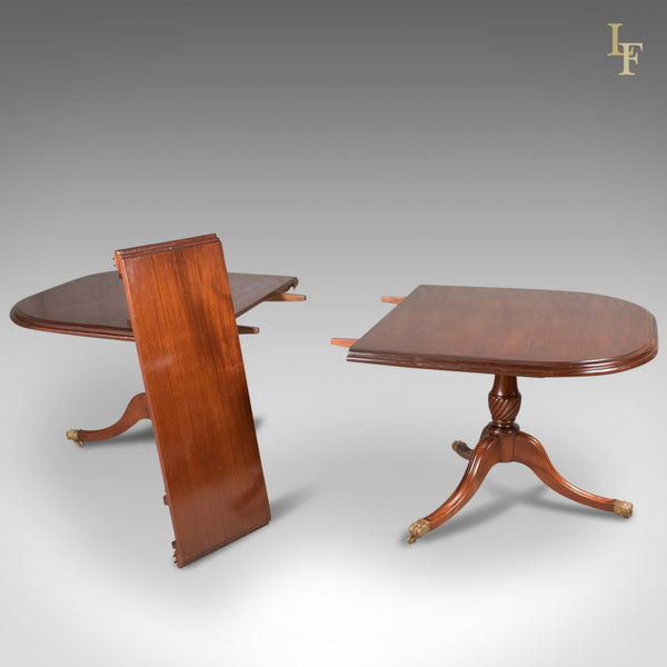 Late 20th Century Extending Dining Table in the Regency Taste - London Fine Antiques