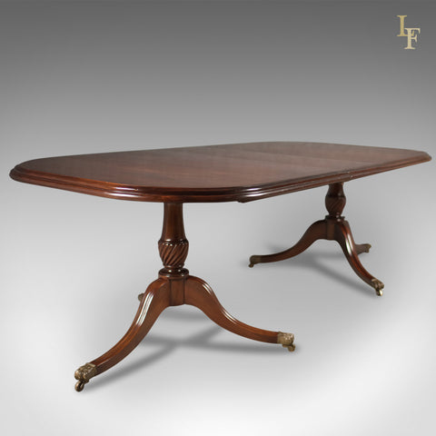 Late 20th Century Extending Dining Table in the Regency Taste - London Fine Antiques