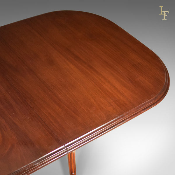 Late 20th Century Extending Dining Table in the Regency Taste - London Fine Antiques