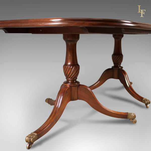 Late 20th Century Extending Dining Table in the Regency Taste - London Fine Antiques