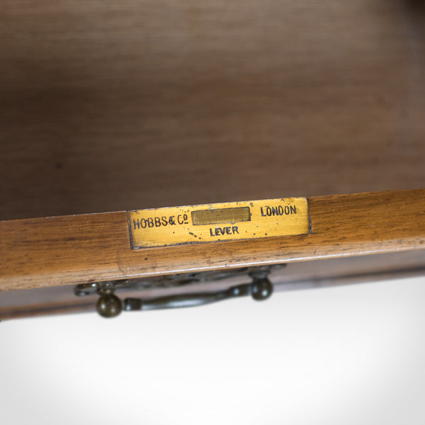 Walnut Dressing Table in the Queen Anne Taste, Bartholomew & Fletcher c.1915 - London Fine Antiques